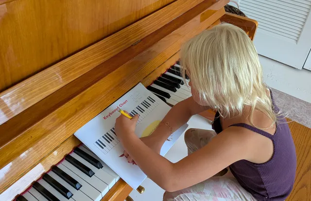 Student music lesson, photo 8